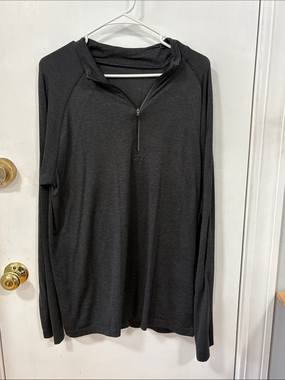 Men's Lululemon Quarter-Zip Long Sleeve Athletic Sweater - Black